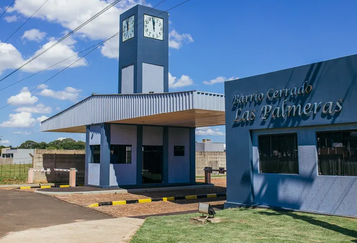 Entrada del Barrio Cerrado Las Palmeras